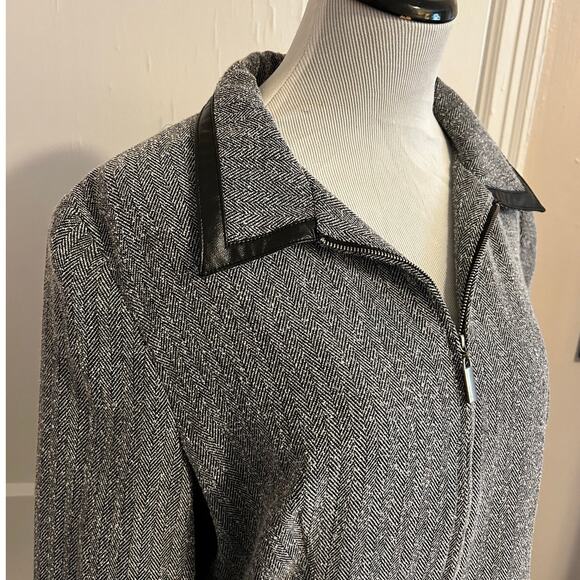 Sag Harbor Women’s Gray Zip-Up Jacket with Faux Leather Trim - Picture 5 of 14